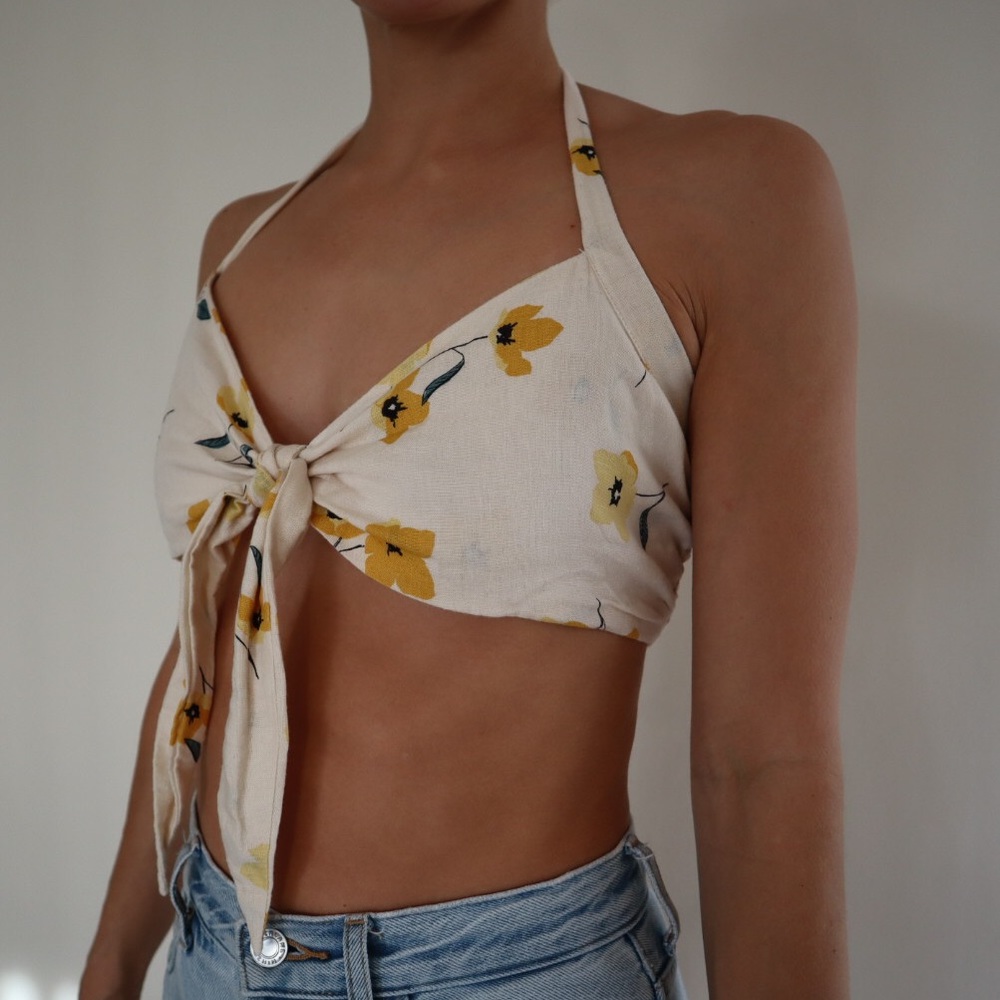 Billabong floral tie front top